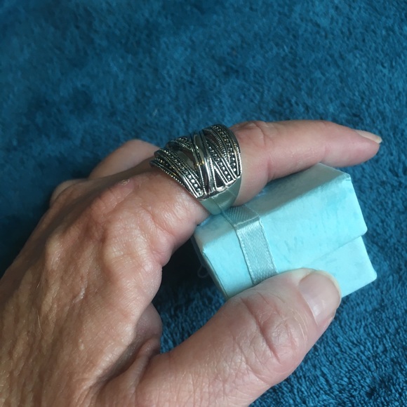 Silver ring - Picture 7 of 7